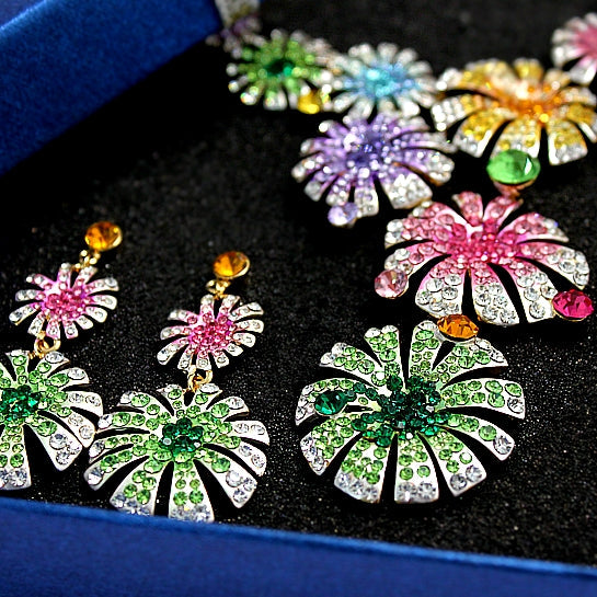 Аманда секс бейнесін түртіп жатыр Орыс миссионерлік порно