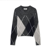Young Women Diamond Plaid Pullover Sweater