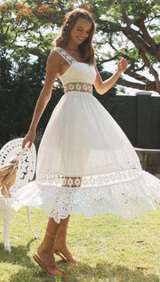 Dámské bílé dlouhé maxi šaty s květinovou krajkou na ramínka bez rukávů