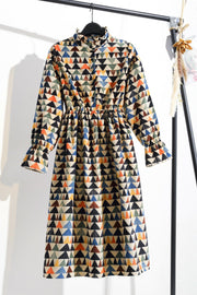 Kolorowa, geometryczna sukienka z falbanami i elastyczną talią, damska sukienka midi