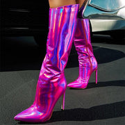 Trendy piger med spidstå stiletto højhælede lårhøje støvler