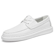 Бели кожни анти-лизгачки чевли за носење за мажи