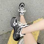 Тренд сребрени секојдневни спортски чевли за зголемување